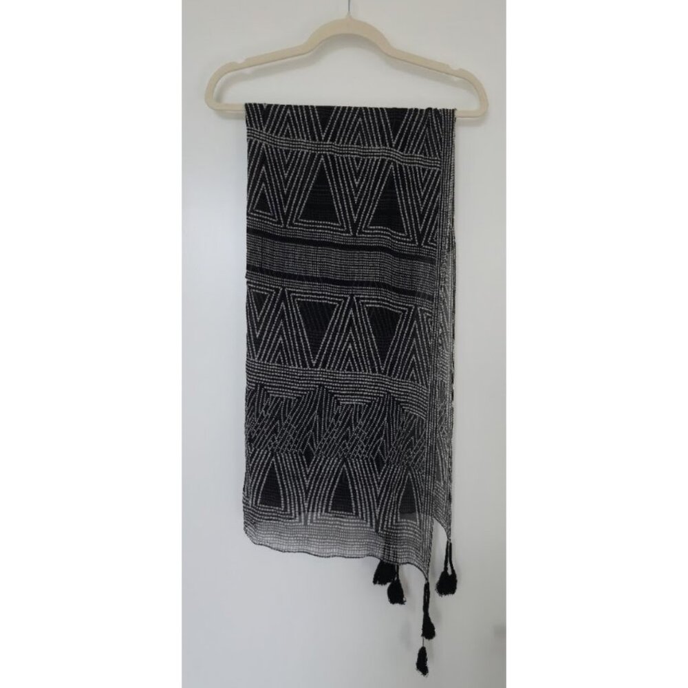 BCBGeneration Black & White Geometric Tassel Scarf - Picture 2 of 2